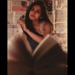 Simran Choudhary Instagram - In transit 🪄📚 . . . #book #bookstagram #novels #library