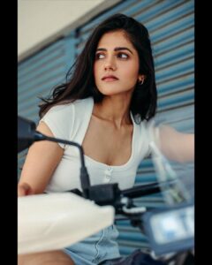 Simran Choudhary Instagram - I recognise the cliché, you don’t have to tell me twice ✌🏻
@pranav.foto