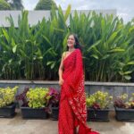 Simran Choudhary Instagram - My favourite soundtrack for a saree moment ✨ #iykyk