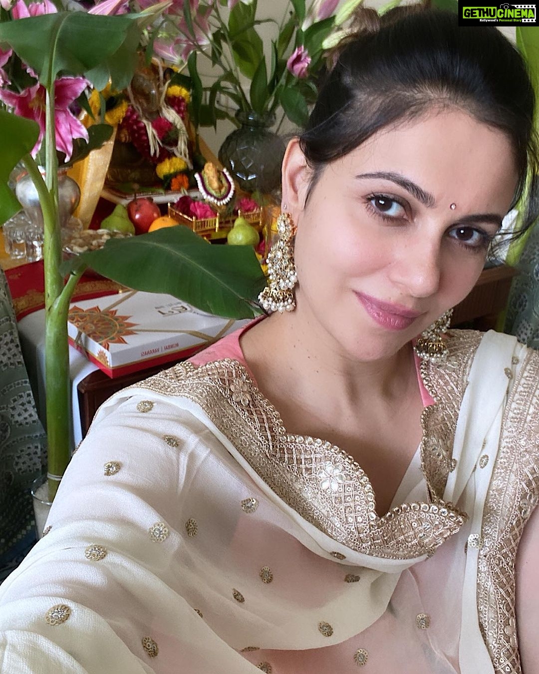 Simran Kaur Mundi Instagram - Ganpati bappa morya✨ Mumbai, Maharashtra