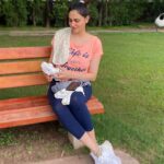 Simran Kaur Mundi Instagram - Update :- portable fan, swaddle, face-wipe and burp cloth - my everyday fashion accessory #iykyk 😅 #momlife