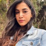 Simran Sharma Instagram - le jaayein jaane kahan, na mujhko khabar, na tujhko pata🤍