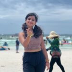 Sivaangi Krishnakumar Instagram - One jolly day at Koh Larn Island♥️