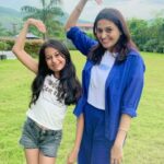 Smita Bansal Instagram - Can’t live up to her expectations😂😂 #anaagha #mummasbabygirl #getaway #love
