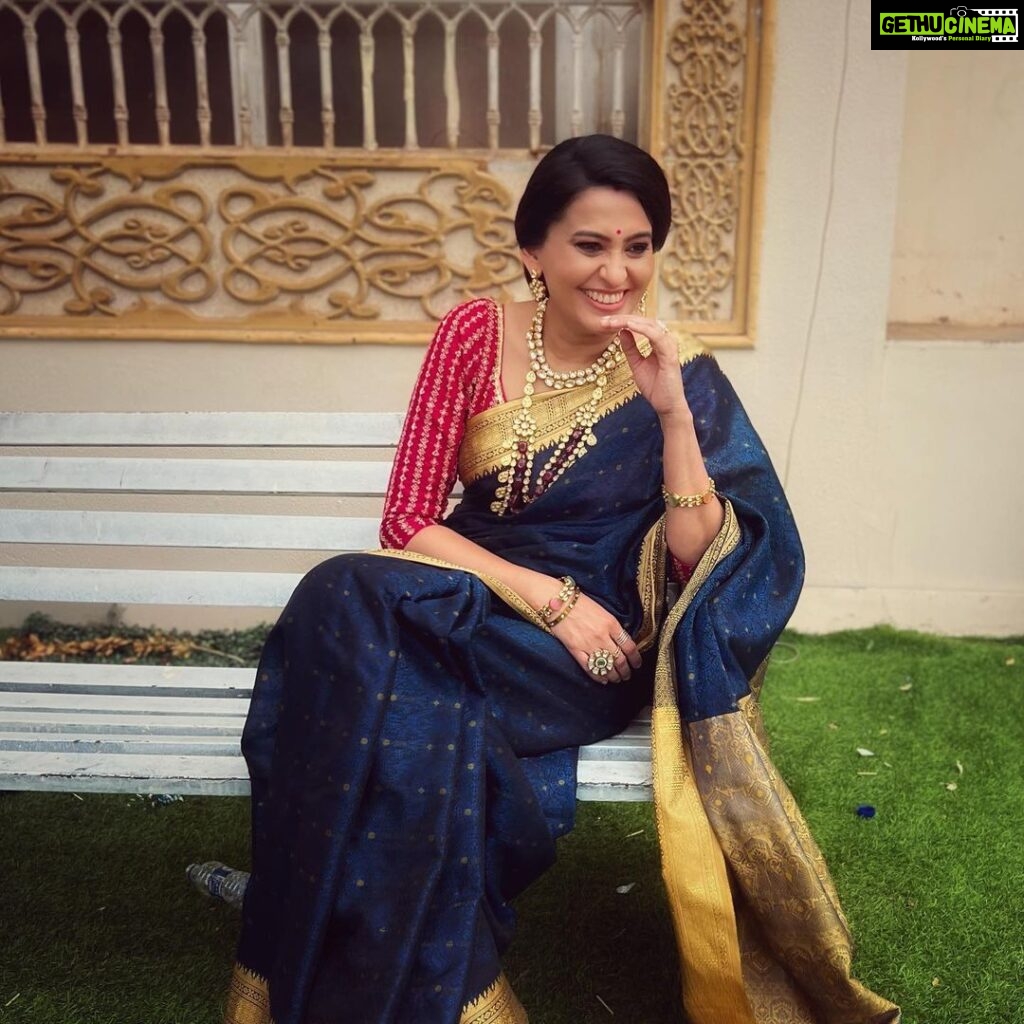 Smita Bansal Instagram - Wandering down memory lane,with pure joy. #memories 📸- @aakanshashukla0803