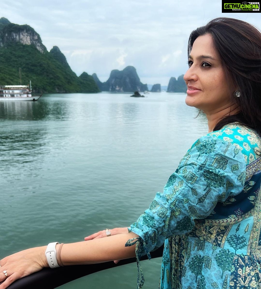 Smita Bansal Instagram - Nature at its best #halongbay 💙💙