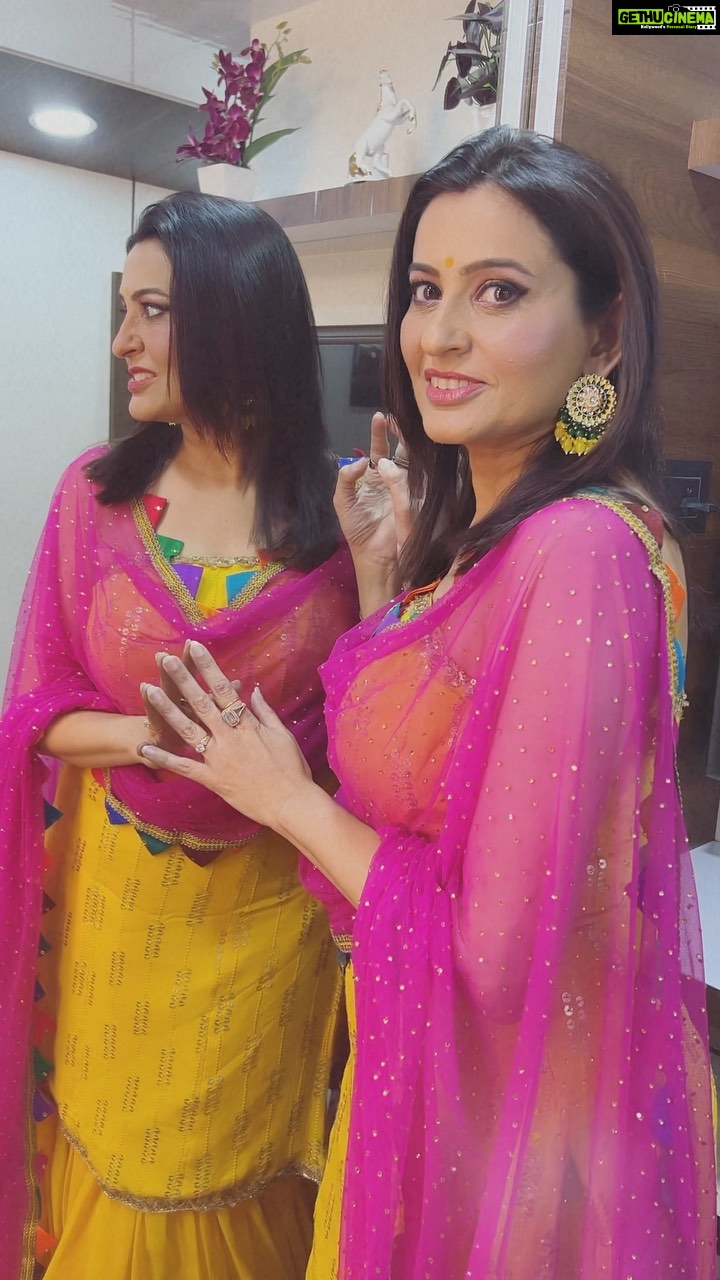 Smita Bansal Instagram - Mai hasdi nazar aavangi 🌺