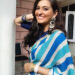 Smita Bansal Instagram – Made mummy click these. She did a decent job😊😊 @1956shashi 

#blue 
Mua- @makeupbyvishnukumar