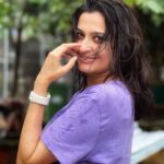 Smita Bansal Instagram - Yeh monsoon ka jaadu hai mitwa….. #monsoon #bombayrains #lavender #rains #baarish #vibes #sunday