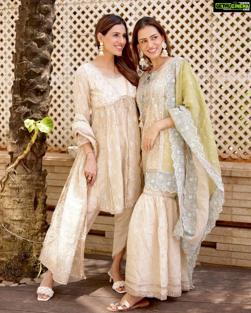 Smriti Khanna Instagram - Sisterhood 🤍 Dressed in @shopmulmul