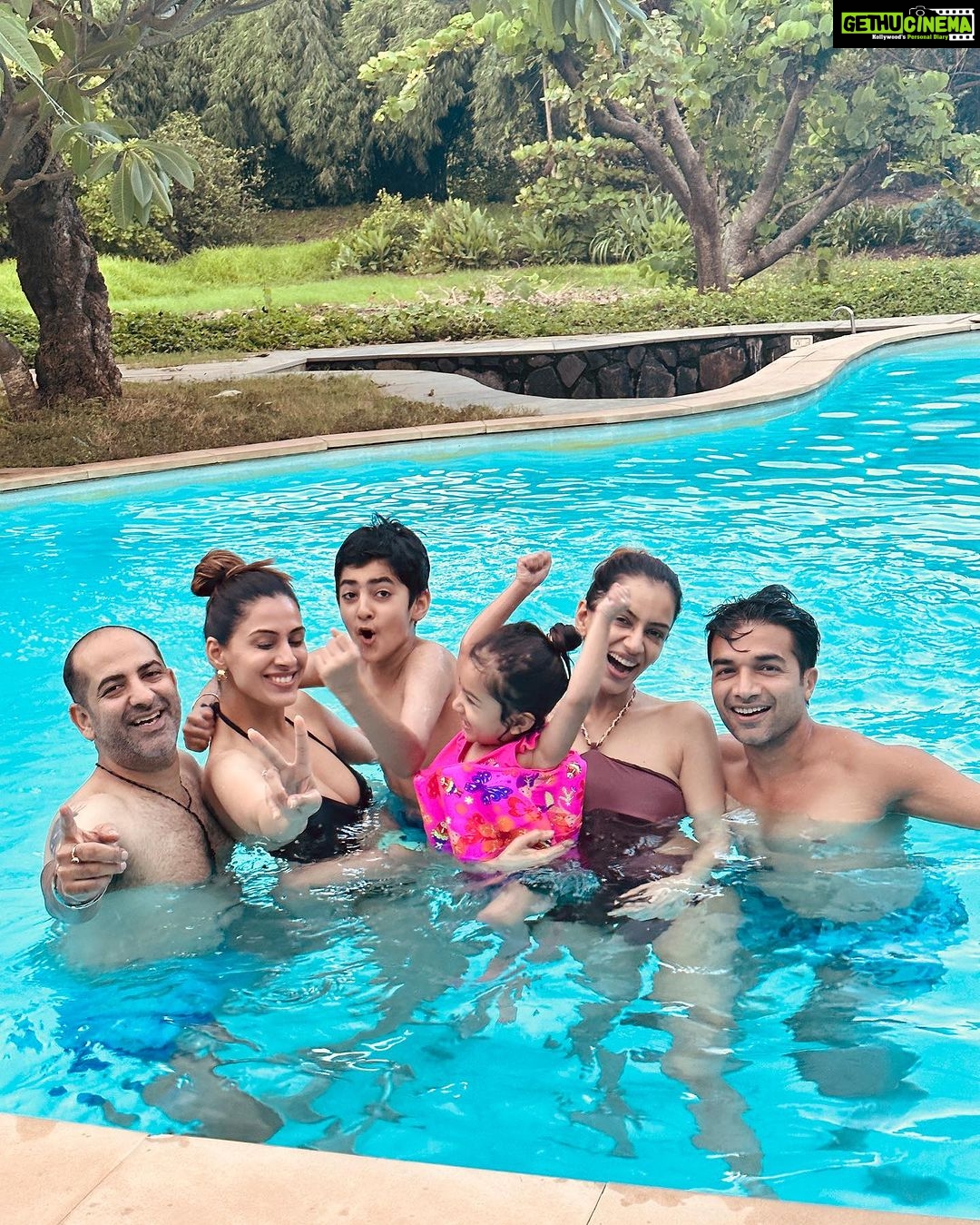 Smriti Khanna Instagram - Alibaug dump 🏝️ Location courtesy @stayvista_official at Wander Beyond #hosted Alibag