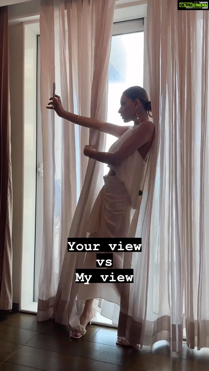 Smriti Khanna Instagram - No! Iām not complaining š
š»āāļø