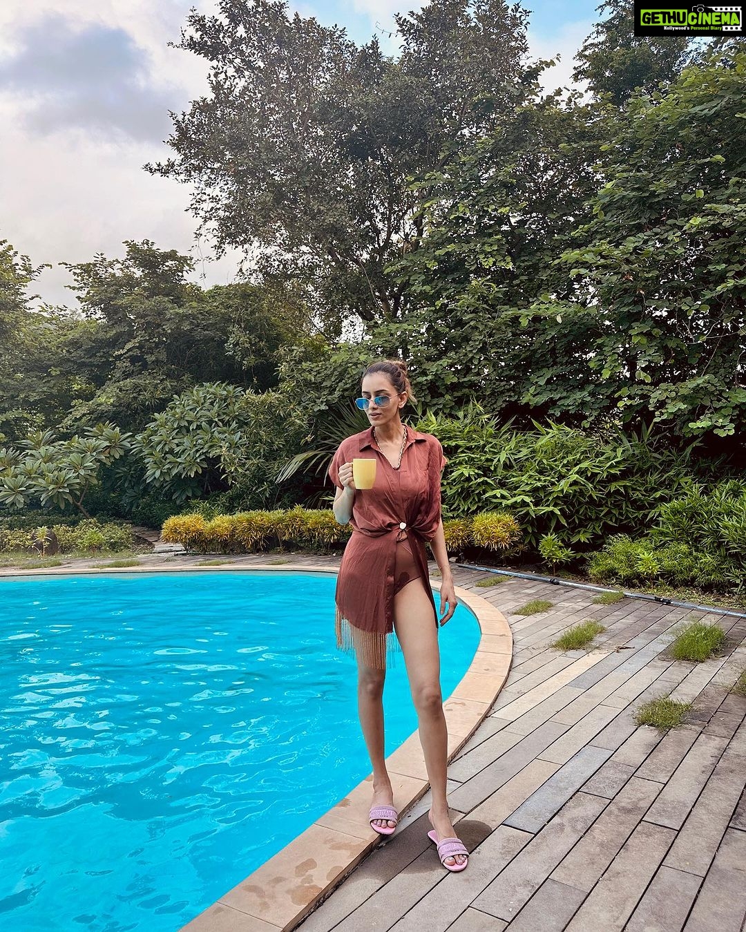 Smriti Khanna Instagram - Alibaug dump 🏝️ Location courtesy @stayvista_official at Wander Beyond #hosted Alibag