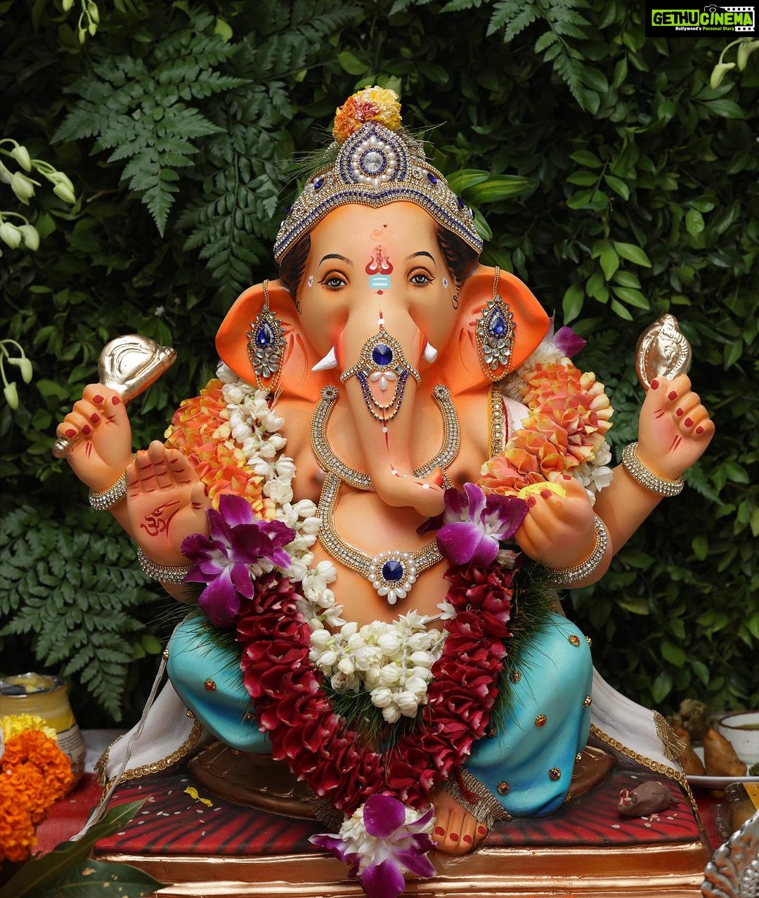 Smriti Khanna Instagram - Today was truly blissful! Happy Ganesh Chaturthi to everyone 🤍😇