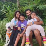 Sneha Instagram - #naturelovers #vacationmode #familytime #happy #blissful #nohaters @prasanna_actor