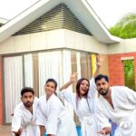 Sneha Bhawsar Instagram – When you finally had a successful trip with cousins without any fights 😂

📍 @royalrivierafarm @thefernroyalfarmanjar 

#funnyreel #cousinsmasti #crazycousins #crazyfriends #comedyvideos #comedyreels #viral #explore #trendingreel #instagram #bhabhinanad 
#vacations #vacation #trip #ontrip