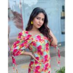 Sneha Bhawsar Instagram – Style is a reflection of your attitude and your personality.💃🕶️
Wearing @shopheymissy 
 Collab from @infloso 

#shopheymissy #infloso #trending #ootd #girls #dresses #glam #fashion #aesthetics #grunge