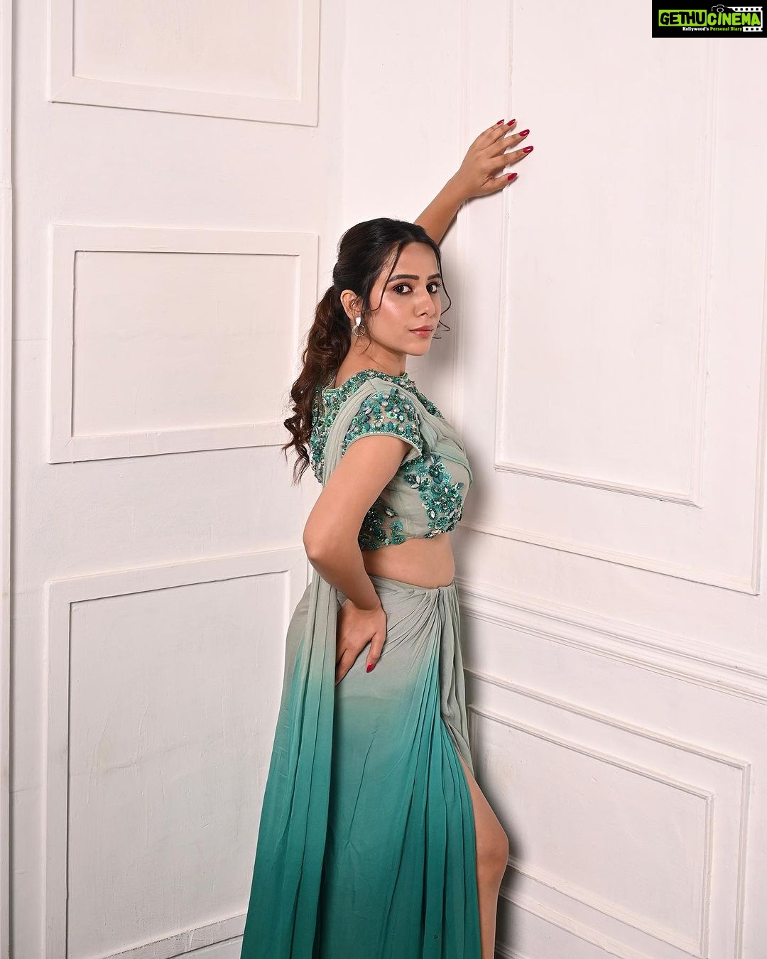 Sneha Bhawsar Instagram - π πΈ- @ronakdave_ Wearing- @labelsimrankatyal Mua- @khushisanghvimakeup #starparivaarawards #starparivaarawards2023 #starplus #instagram #photoshoot #photography #photooftheday #picoftheday #beautiful #beauty #photo #photoposes #lifestyle #outfit #awardnight #lifestyle #fashion #bollywood #tellywood Mumbai, Maharashtra
