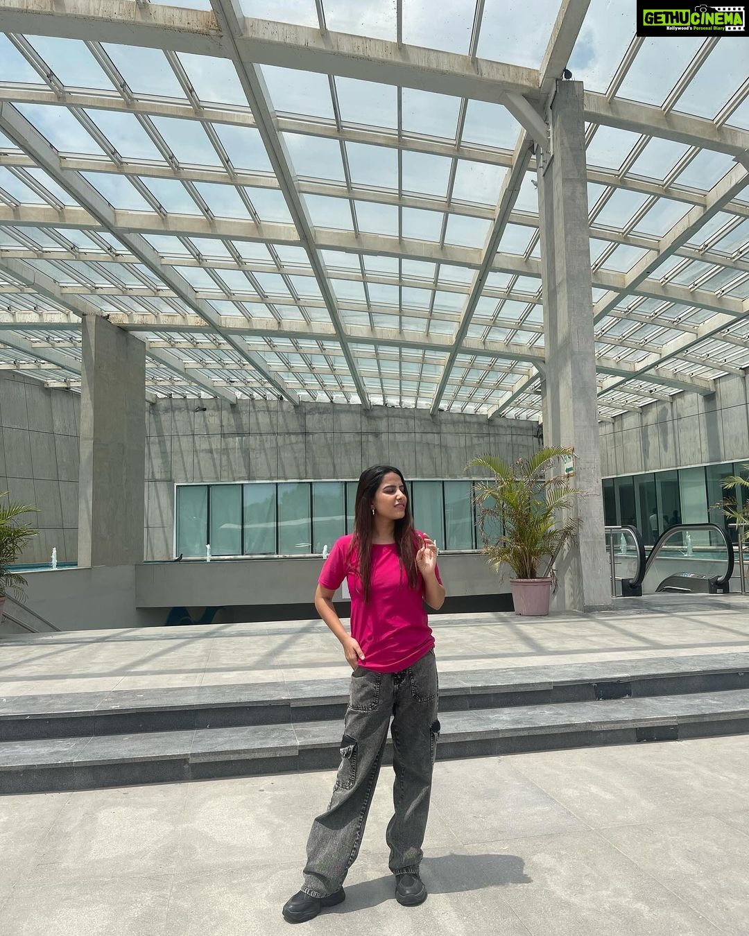 Sneha Bhawsar Instagram - "Basking in the golden embrace of sunlight βοΈπΏ" π Follow my travel page @snehasbackpack on Instagram for adventures around the world. π Join me on my wanderlust journey! βοΈ #TravelWithMe #FollowMyJourney" . . #traveladventure #wanderlust #exploretheworld #travelinspiration #adventureawaits #travelgoals #wanderlustjourney #discovernewplaces #snehabhawsar