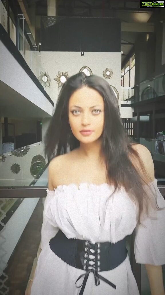 Sneha Ullal Instagram - Every step is a choice — either it’s a step towards betterment or a step away from what weighs you down. Take that step.🚶‍♂️ #StepTowardsLight #snehaullal #lifeisyours #everystepcounts #stepbystep