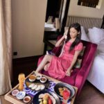 Sneha Ullal Instagram - "Indulging in luxury at the @novotelgoaresortandspa –where room service was an unforgettable experience." The in-room dining department went above and beyond to make my stay remarkable. Their friendly cooperation and willingness to customize meals according to my tastes made me feel truly cared for.With their delicious offerings delivered right to our doorstep i felt so pampered & grateful.Thank you so much.🙏🏻❤️ #snehaullal #novotelgoa #Accor Novotel Goa Resort & Spa