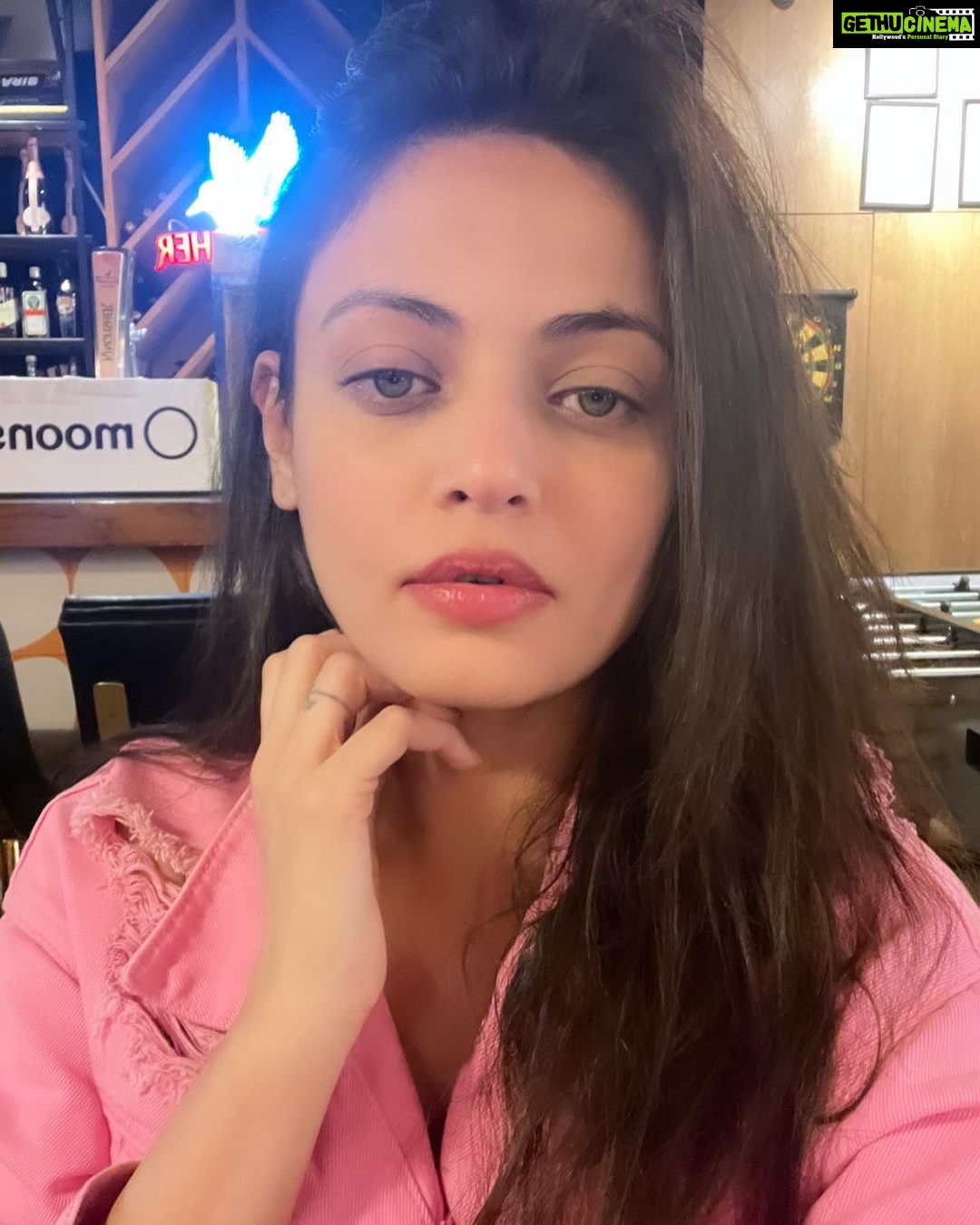 Sneha Ullal Instagram - The eyes that can see right through all the bullshit and still ….. #snehaullal #keepitreal #makeitcount #notabarbiegirl #soundon Mumbai, Maharashtra
