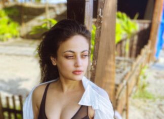 Sneha Ullal Instagram - Morning’s at the beach.No noise,no make up,a lot of vitamin D3 & a lot more coffee.Beach Please.Take me back. 🏖️ 🌞 👙 🏊‍♂️ ☕️ 🌊 #snehaullal #sunrise #coffeetime #beachlife #bliss #goa Morjim, Goa