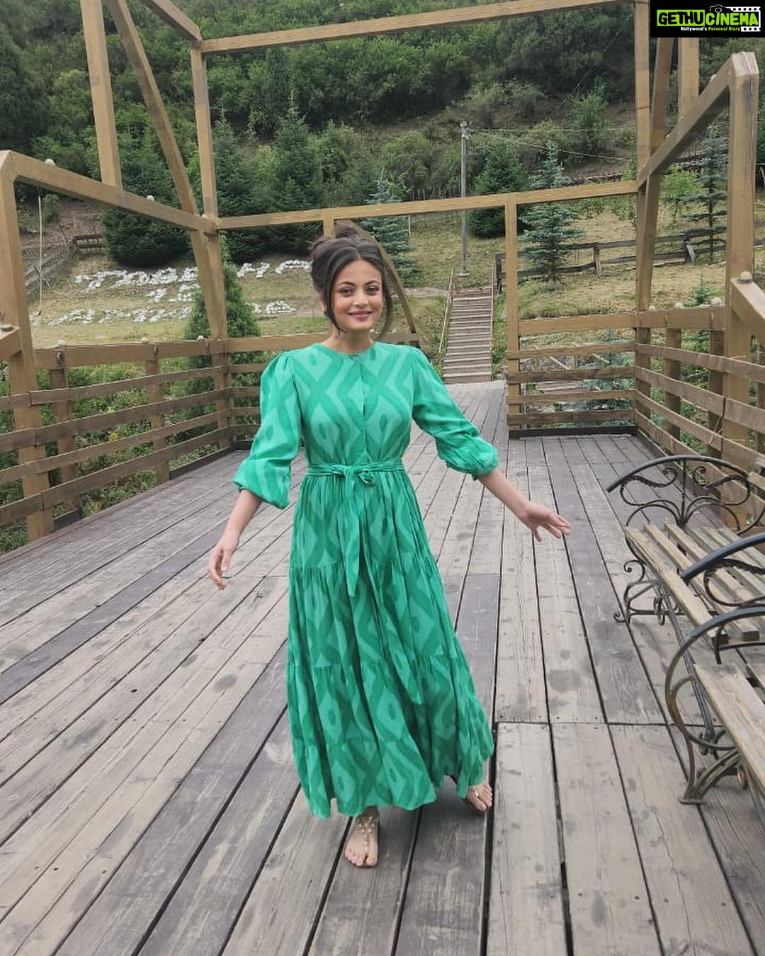 Sneha Ullal Instagram - On & Off camera 🎥 #snehaullal #shooting #bishkek Bishkek, Kyrgyzstan