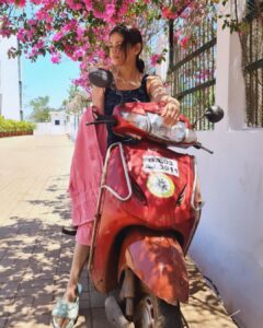Sneha Ullal Instagram - 💖🖤❤️#snehaullal