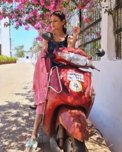 Sneha Ullal Instagram - 💖🖤❤️#snehaullal