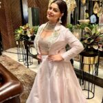 Sneha Wagh Instagram – Literally in the air of fashion… #LokmatStyleAwards 🤍
Unleashing the best in me!!
.
.
.
Outfit : @style__inn
Jewellery : @the_jewel_gallery
Styled by : @richaranawat
Ast : @angela_chhandami @pearrlyyy
.
.
.
#fashion #style #lookbook #stylefile #ootd #instafashion #instagood #instadaily #SarangeSneha #ssnehawagh #snehawagh