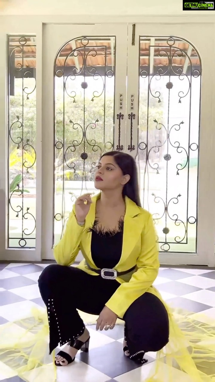 Sneha Wagh Instagram - Enjoying my life, with my own Rules…… . . . 👗: @fashionstruc 📍: @vloungedeck . . . #style #fashion #sarangesneha #ssnehawagh #snehawagh