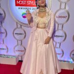 Sneha Wagh Instagram – Literally in the air of fashion… #LokmatStyleAwards 🤍
Unleashing the best in me!!
.
.
.

Outfit : @style__inn
Jewellery : @the_jewel_gallery
Styled by : @richaranawat 
Ast : @angela_chhandami @pearrlyyy
.
.
.
#fashion #style #lookbook #stylefile #ootd #instafashion #instagood #instadaily #SarangeSneha #ssnehawagh #snehawagh