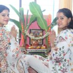 Sneha Wagh Instagram - 🪷Shri SatyaNarayan Pooja 🪷 . . . . #shravan #shrisatyanarayanpooja #satyanarayanapooja #sarangesneha #ssnehawagh #snehawagh #indianrituals #blessings