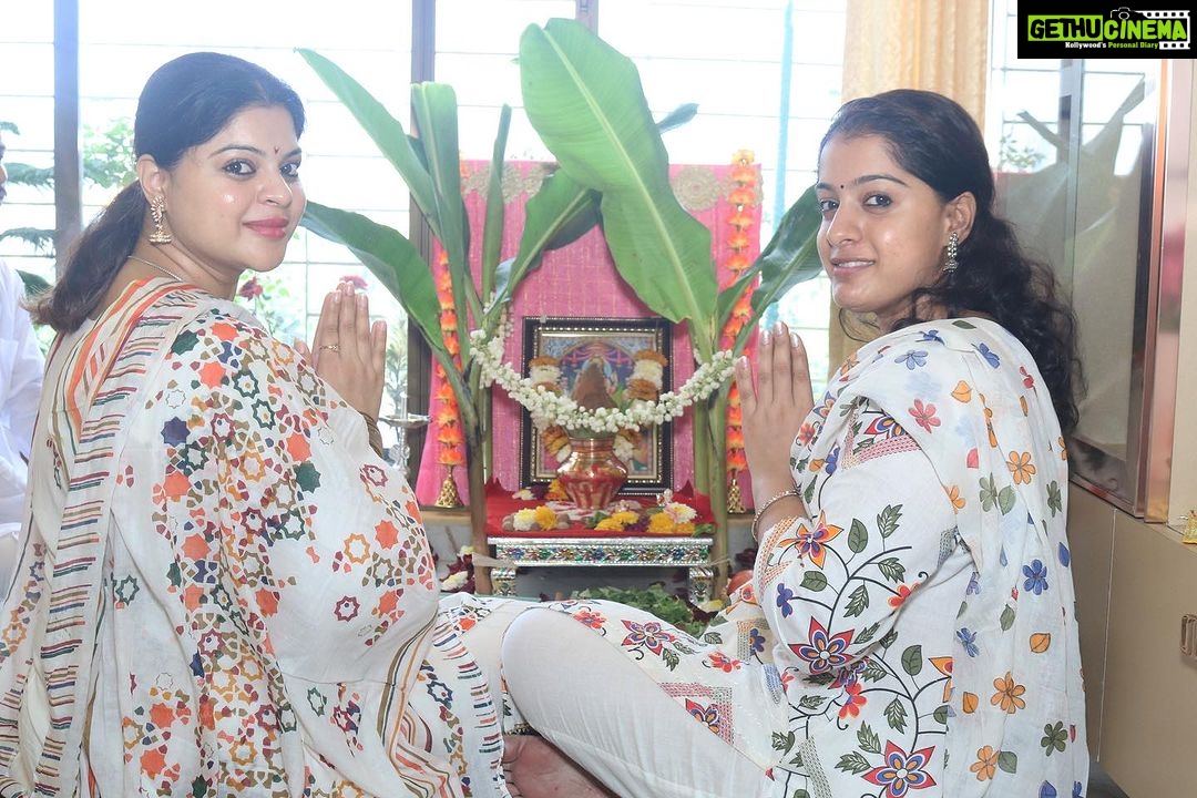 Sneha Wagh Instagram - 🪷Shri SatyaNarayan Pooja 🪷 . . . . #shravan #shrisatyanarayanpooja #satyanarayanapooja #sarangesneha #ssnehawagh #snehawagh #indianrituals #blessings