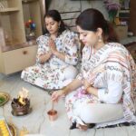 Sneha Wagh Instagram - 🪷Shri SatyaNarayan Pooja 🪷 . . . . #shravan #shrisatyanarayanpooja #satyanarayanapooja #sarangesneha #ssnehawagh #snehawagh #indianrituals #blessings