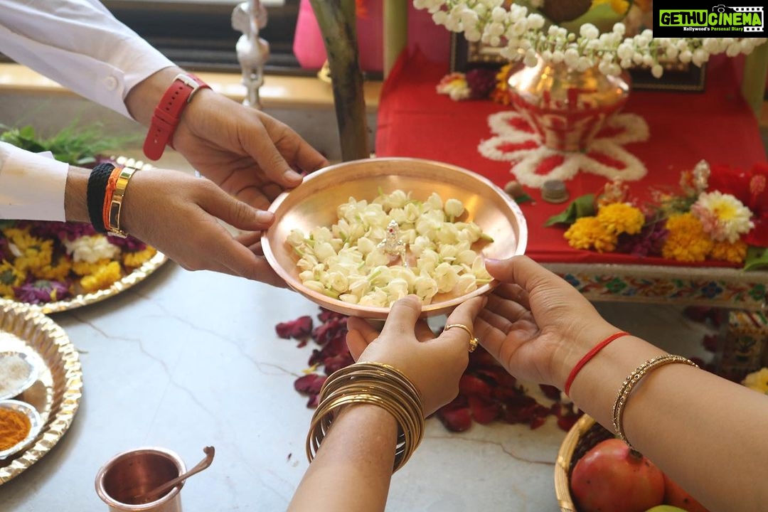 Sneha Wagh Instagram - 🪷Shri SatyaNarayan Pooja 🪷 . . . . #shravan #shrisatyanarayanpooja #satyanarayanapooja #sarangesneha #ssnehawagh #snehawagh #indianrituals #blessings