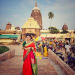Sneha Wagh Instagram - The ecstasy on my face purely shows the contentment in my heart & my tummy after visiting The Jagannath Temple & relishing The MahaPrasad 🪷 Jai Jagannath 🙌🏻 . . . . . #jagannath #jagannathtemple #jaijagannath #puri #orissa #chardham #templesofindia #sarangesneha #ssnehawagh #snehawagh #mahaprasad #bhog #incredibleindia #indiatourism #india #wanderlust