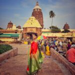 Sneha Wagh Instagram – The ecstasy on my face purely shows the contentment in my heart & my tummy after visiting 
The Jagannath Temple 
& 
relishing The MahaPrasad 🪷
Jai Jagannath 🙌🏻
.
.
.
.
.
#jagannath #jagannathtemple #jaijagannath #puri #orissa #chardham #templesofindia #sarangesneha #ssnehawagh #snehawagh #mahaprasad #bhog #incredibleindia #indiatourism #india #wanderlust