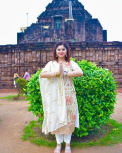 Sneha Wagh Instagram - At The Sun Temple Konark, where kona means corner & ark meaning sun!
The Kalinga Architecture absolutely took my breath away 🌞
Happy SUNday 💝
.
.
.
.
.
.
.
#sun #suntemple #konark #konarksuntemple #kalinga #orissa #indiantraveller #indiantravelgram #sarangesneha #ssnehawagh #snehawagh #indianarchitecture #incredibleindia #indiatourism #india #wanderlust