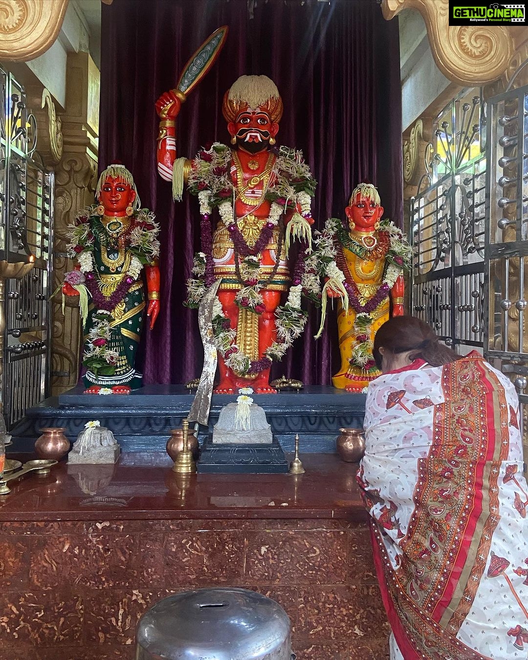 Sneha Wagh Instagram - NagPanchami chya Shubhecha ✨ . . . . . #nagpanchami #suvarnatemple #omnamahshivaya #omnamahshivay #sarangesneha #ssnehawagh #snehawagh