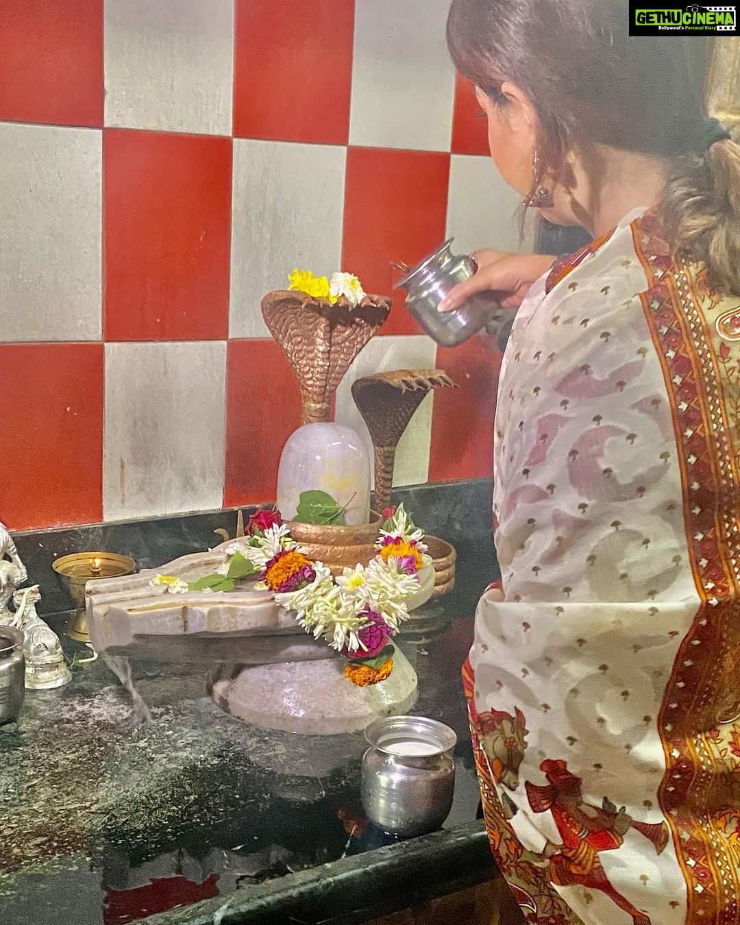 Sneha Wagh Instagram - NagPanchami chya Shubhecha ✨ . . . . . #nagpanchami #suvarnatemple #omnamahshivaya #omnamahshivay #sarangesneha #ssnehawagh #snehawagh