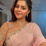 Sneha Wagh Instagram - Saying Goodbye is always tough…… But to cheer you up here are some selfies from Amba! Her selfie game is strong 💪🏻 . . I can’t thank enough to all you lovely people, who bestowed love upon her and her cunning yet funny tactics! I’ll miss being Amba on screen 🥹 And she shall miss troubling you all 💝 Love & Life . . #amba #ambamehta #nuksh #naumrakiseemaho #starbharat #astalavista #sarangesneha #ssnehawagh #snehawagh