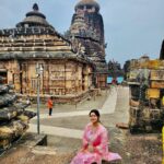 Sneha Wagh Instagram - A combination of Shaivism/Vaishnavism …… The Lingaraj Temple ✨🪷✨🌺✨🪷✨ . . . . . #orissa #odia #bhubaneswar #lingarajtemple #shiva #vishnu #harihar #shaivism #shaktism #vaishnavism #sarangesneha #ssnehawagh #snehawagh #incredibleindia #indiatourism #india #wanderlust Lingaraj Temple, Orissa
