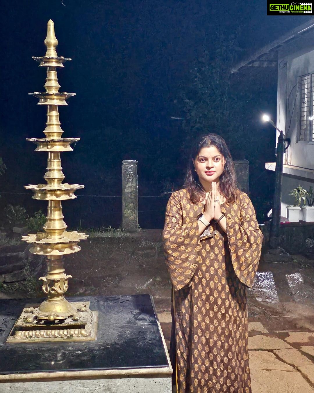 Sneha Wagh Instagram - Had a chance of visiting the Shree Thirunelli Mahavishnu Kshetram ahead of navratri ✨ This temple is situated on the side of Bramhagiri Hill dedicated to Lord Shree Mahavishnu ! According to the tradition Lord Bramha himself recognised an idol in an amla tree as Lord Vishnu and the surroundings as Vaikutntha ! . . . #shreemahavishnu #templesofindia #templesofsouthindia #ancienthistory #ancientarchitecture #snehawagh #ssnehawagh #sarangesneha #incredibleindia #indiatourism #india #wanderlust