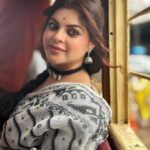 Sneha Wagh Instagram – The Tram Stories ……
Kolkata 💝
#neerjaeknayipehchaan 
@colorstv 
.
.
.
.
.
#neerja #protima #colorstv #colors #ssnehawagh #sarangesneha #snehawagh #myra #myravaikul #worldofmyra #kolkata #tram #tramway #kolkatadiaries