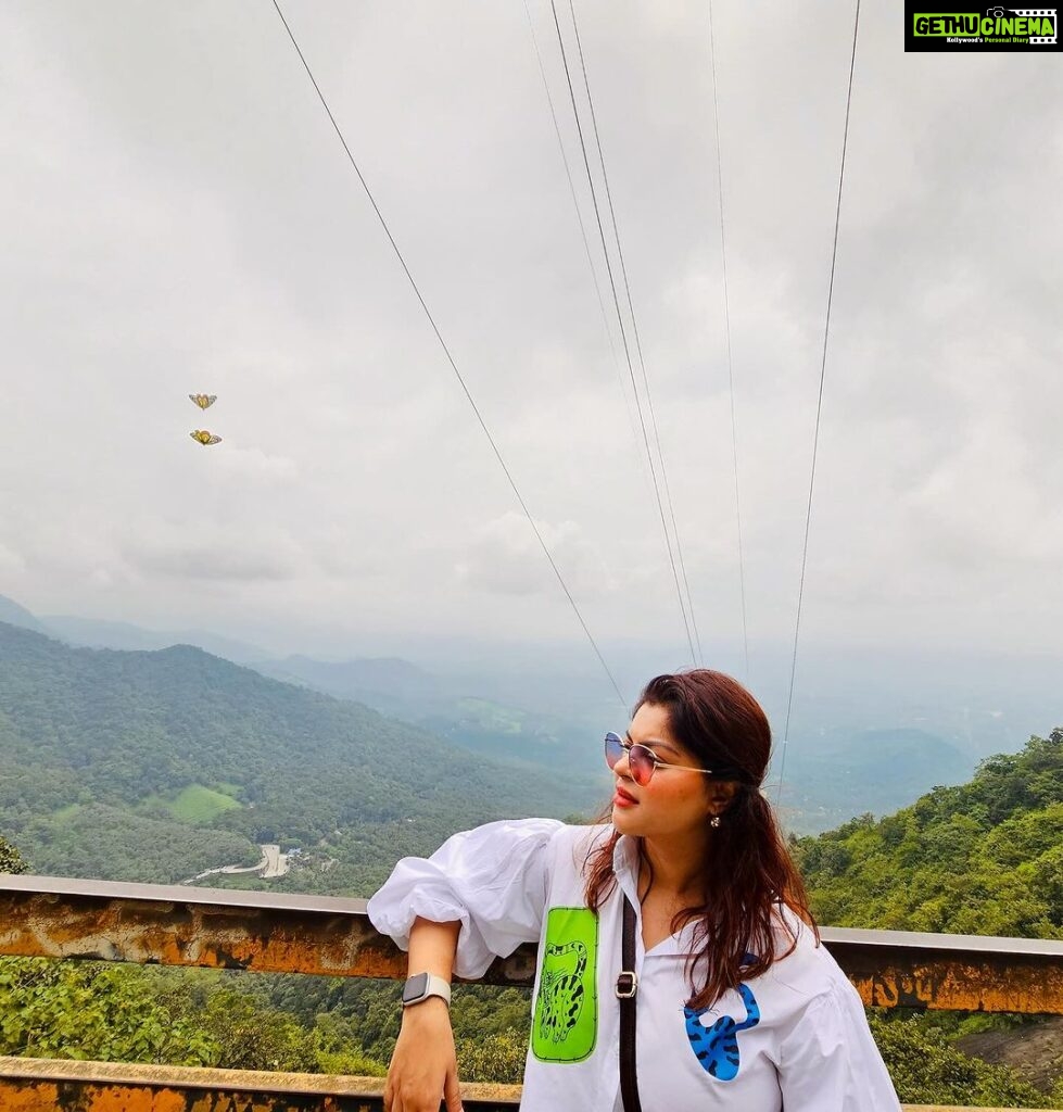 Sneha Wagh Instagram - Titli Udd…… The timing of the butterflies was just perfect 🦋 . . . #incredibleindia #wanderlust #indiatourism #india #southindia #kerala #photooftheday #snehawagh #sarangesneha #ssnehawagh