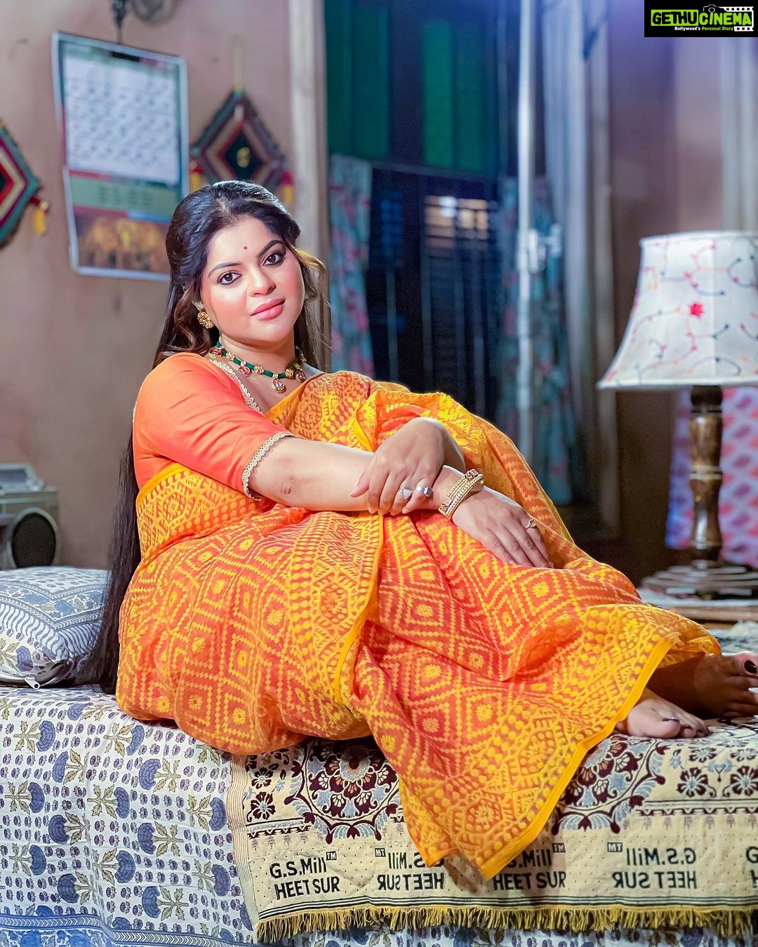 Sneha Wagh Instagram - She may not own opulence, but she won't let her daughter drown in the mud of sorrow and sadness! Protima will create a revolution... That will make women like her dream!! #Awaited #NeerjaEkNayiPehchaan Airing on @colorstv from 10th July, Monday-Sunday at 08:30 PM IST . . . #Neerja #newshow #upcoming #gratitude #instagood #instadaily #fyp #goodvibes #SarangeSneha #ssnehawagh #snehawagh