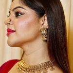 Sneha Wagh Instagram – Flaunting My Indian Ambience In A Saree 💝
.
Jewellery : @jewelsofmyra 
Captured : @chintamani_photography_09 
.
.
.
#saree #sareelove #india #indianfashion #marathiculture #marathibana #sarangesneha #ssnehawagh #snehawagh