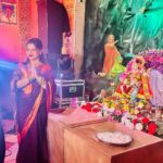 Sneha Wagh Instagram - Ganpati Bappa Morya 🌺 . . . Had a wonderful bappa darshan & aarti 💝 Also the laser show in the pandal was amazing 🤩 At the sai hathway ganpati (kandivali, mumbai) . . . #ganpatibappamorya #ganeshchaturthi #ganpatibappa #ganpatifestival #sarangesneha #ssnehawagh #snehawagh #bappa #bappamorya